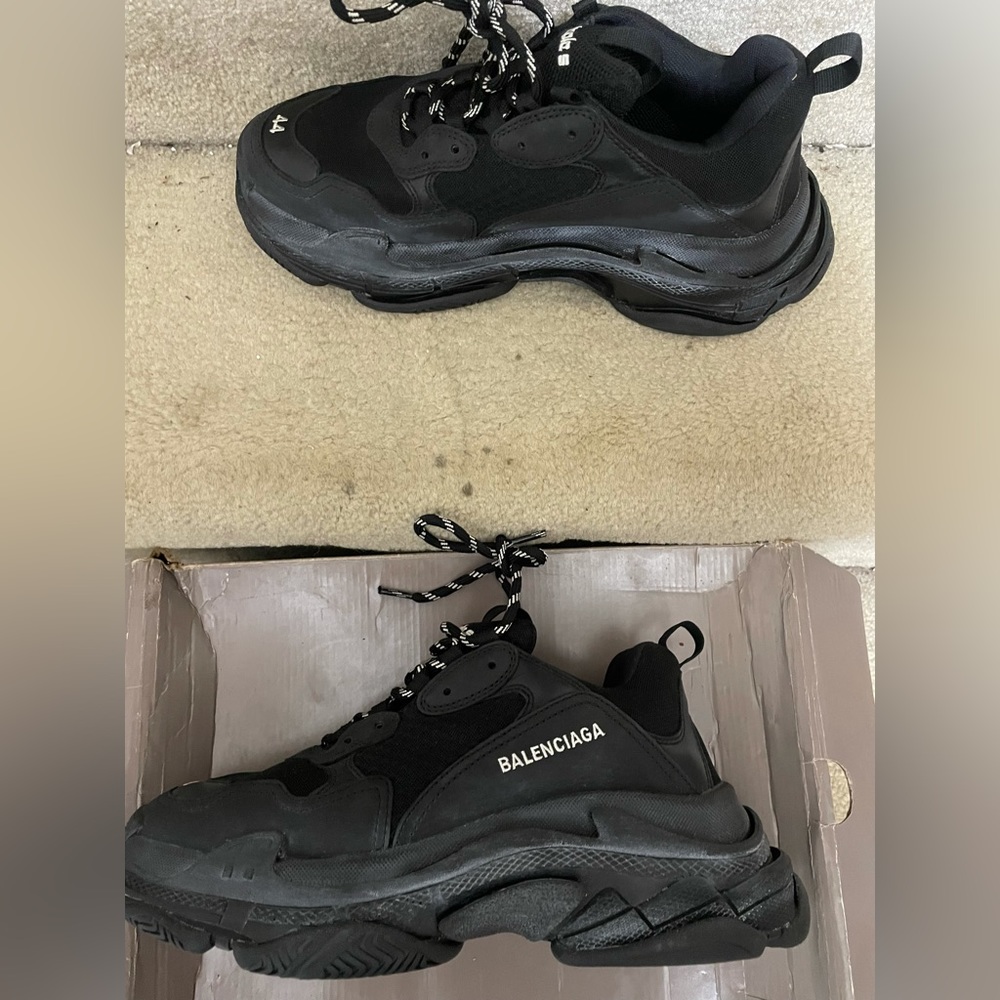 Balenciaga Triple S Triple Black (Pre-Distressed)
